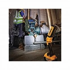 Lampe & Projecteur DEWALT Lampe LED Faisceau Large 18V XR - DCL050-XJ -Atelier Chantier Soldes dewalt lampe led faisceau large 18v xr dcl050 xj 5